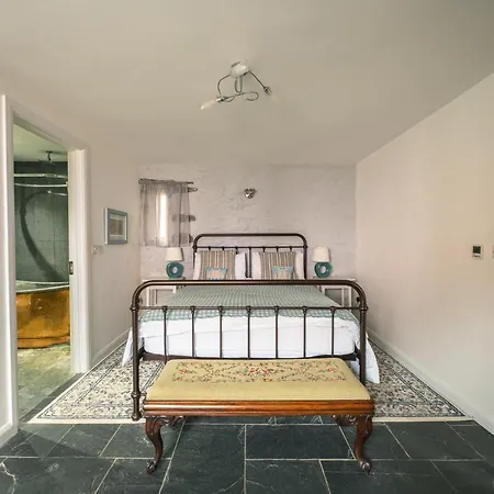 St Davids Hideaway With Roll-Top Bath & Log Burner Buitenkant foto