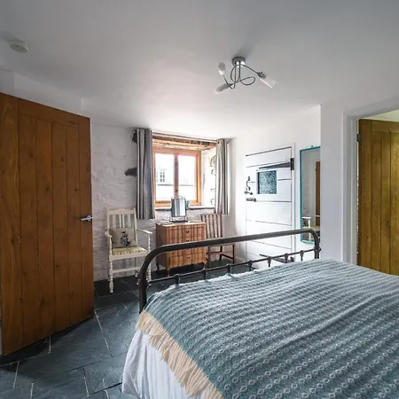 St Davids Hideaway With Roll-Top Bath & Log Burner Buitenkant foto