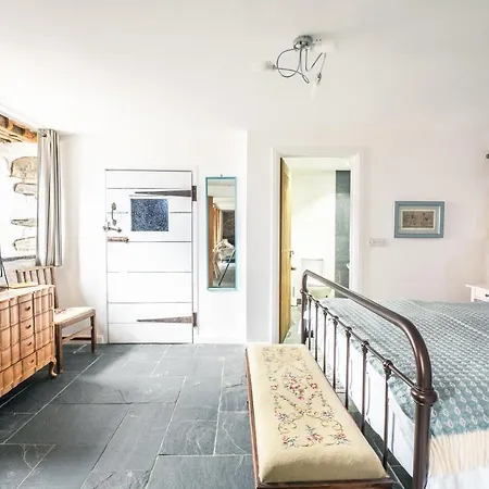 St Davids Hideaway With Roll-Top Bath & Log Burner Buitenkant foto
