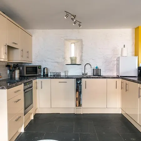 St Davids Hideaway With Roll-Top Bath & Log Burner Buitenkant foto