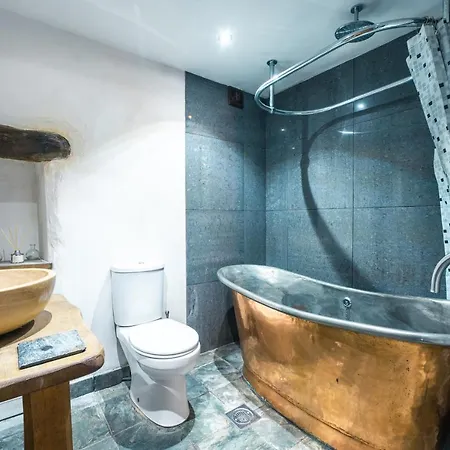 St Davids Hideaway With Roll-Top Bath & Log Burner Buitenkant foto