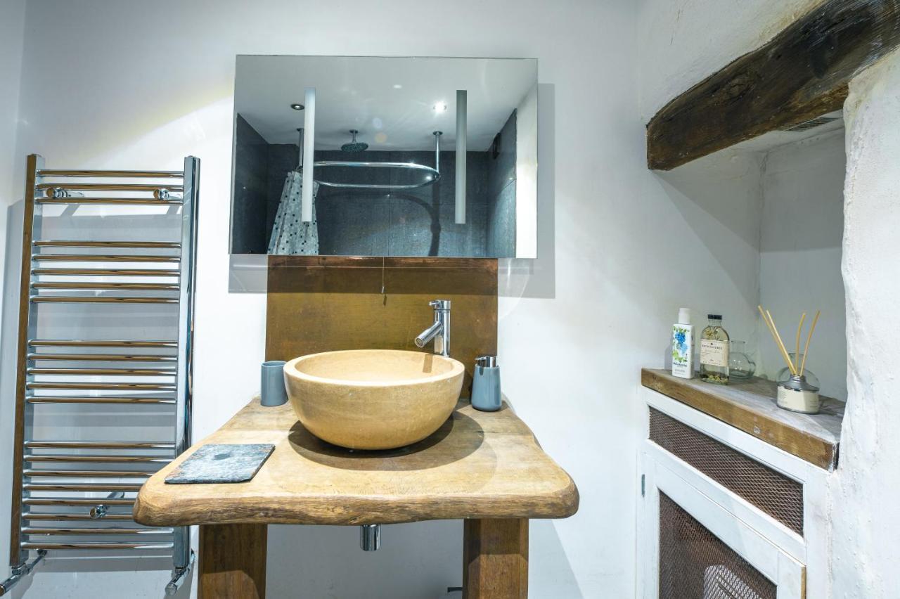 Hideaway With Roll-top Bath & Log Burner