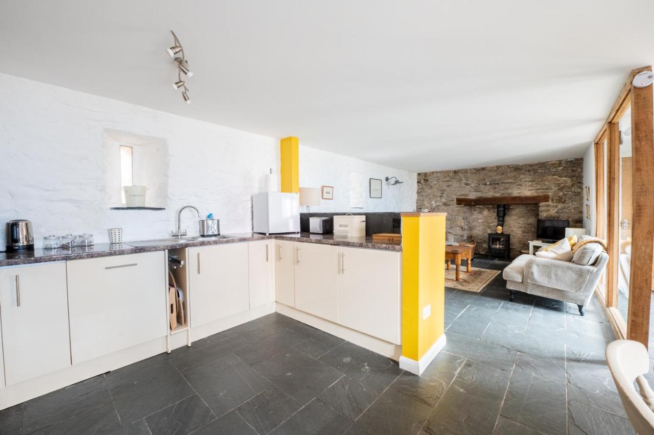 Hideaway With Roll-top Bath & Log Burner Apartment